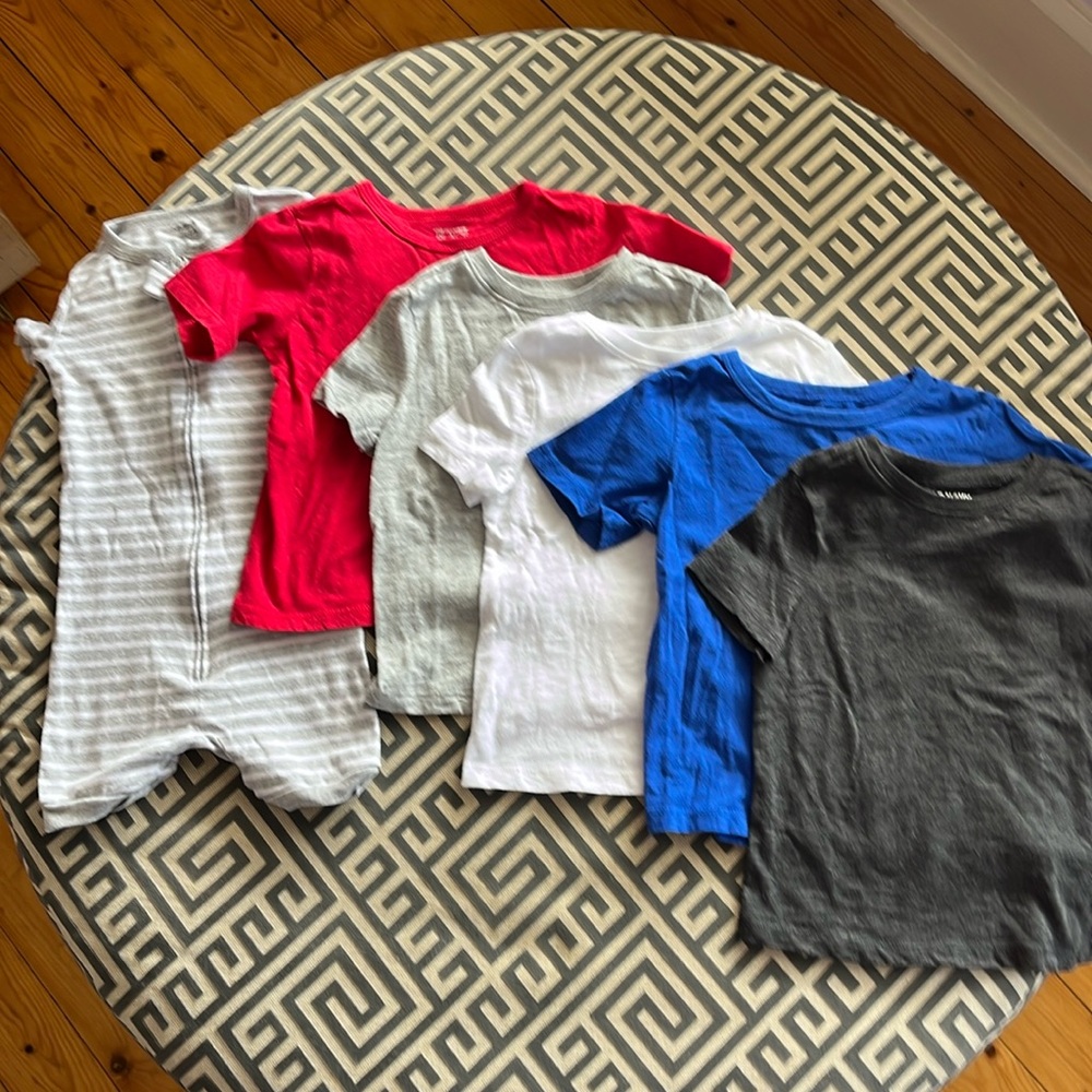 Bundle of 6 summer t-shirts and onesie - 3T